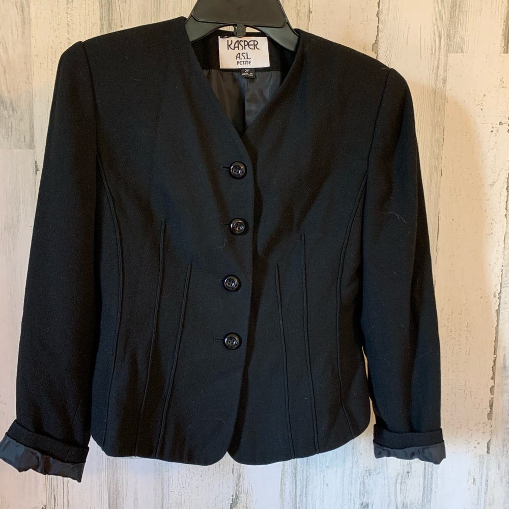 Kasper 2P black blazer.